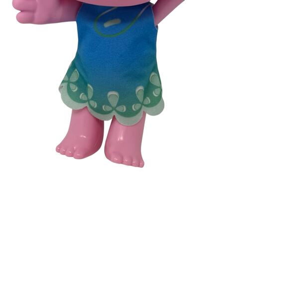 Dreamworks Trolls World TourToddler Poppy Doll Poseable Pink Dress Up Play Doll - Picture 8 of 9